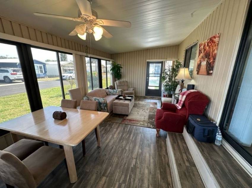 581 Lake Henry a Winter Haven, FL Mobile or Manufactured Home for Sale